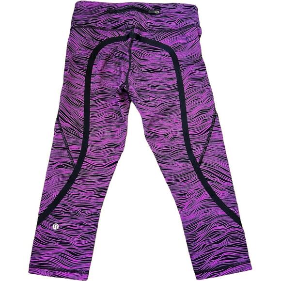 LULULEMON On Track Crop Life Lines Polar Pink & Black Reflective 21” Size 4 NWOT - Picture 1 of 10